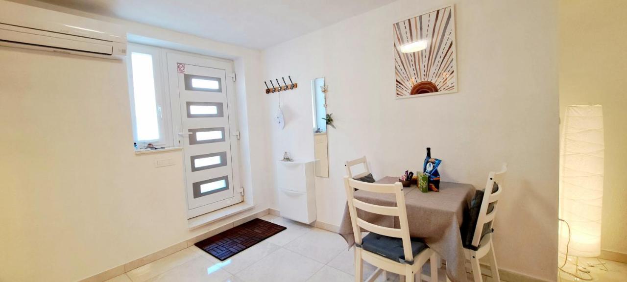 Apartment Ararita Krk Town Extérieur photo